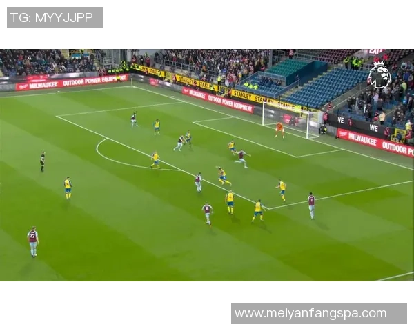 足球传奇人物纵横全景解析与球场荣耀精彩回顾